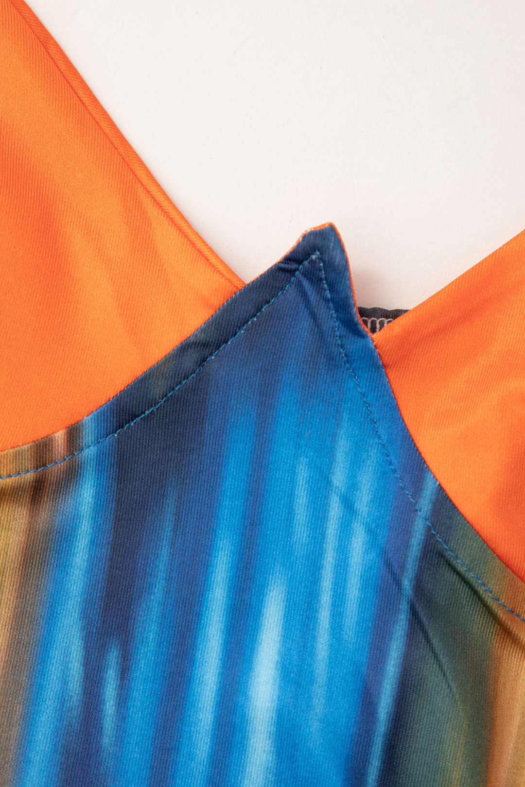Tie-dye print maxi dress with V-neck and ruffles-4