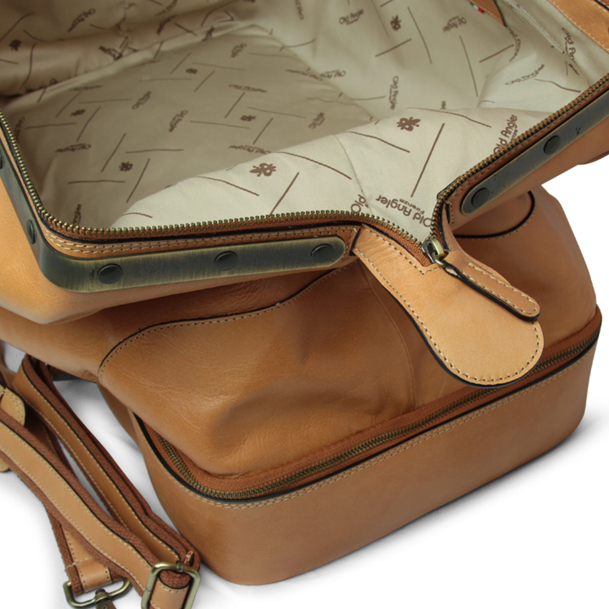 Leather travel bag with zipped opening bottom - colonial-1